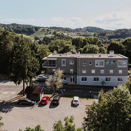 Ewitsch 13 - Garni Pensión Berghausen