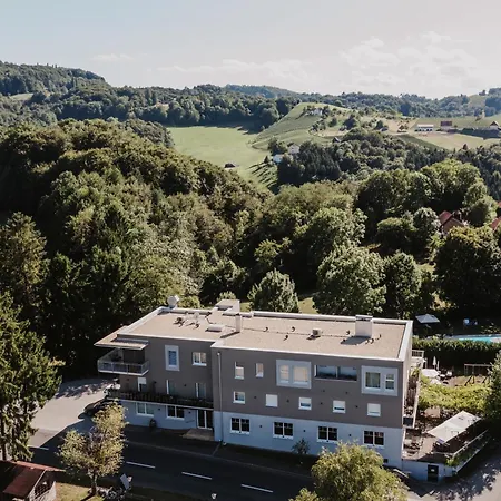 Ewitsch 13 - Garni 4* Berghausen