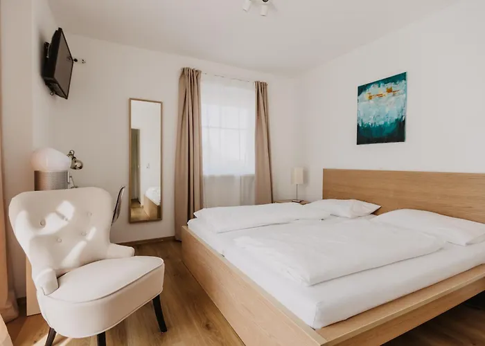 Pensión Ewitsch 13 - Garni Berghausen