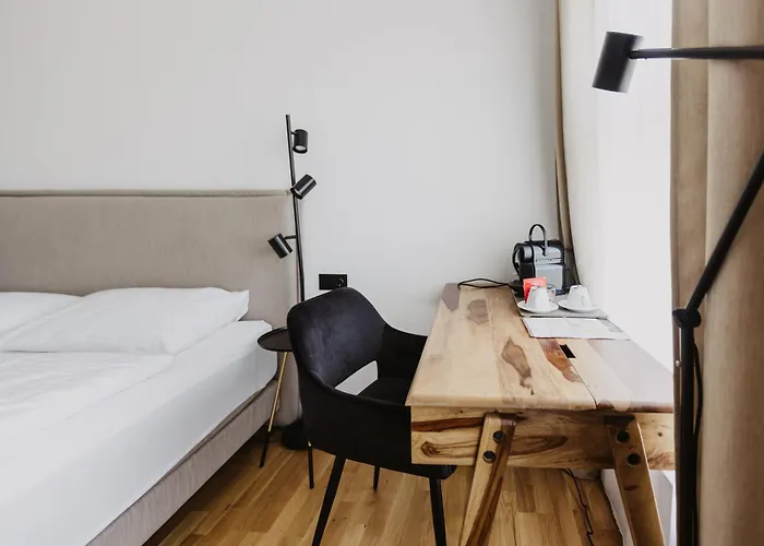 Ewitsch 13 - Garni 4*